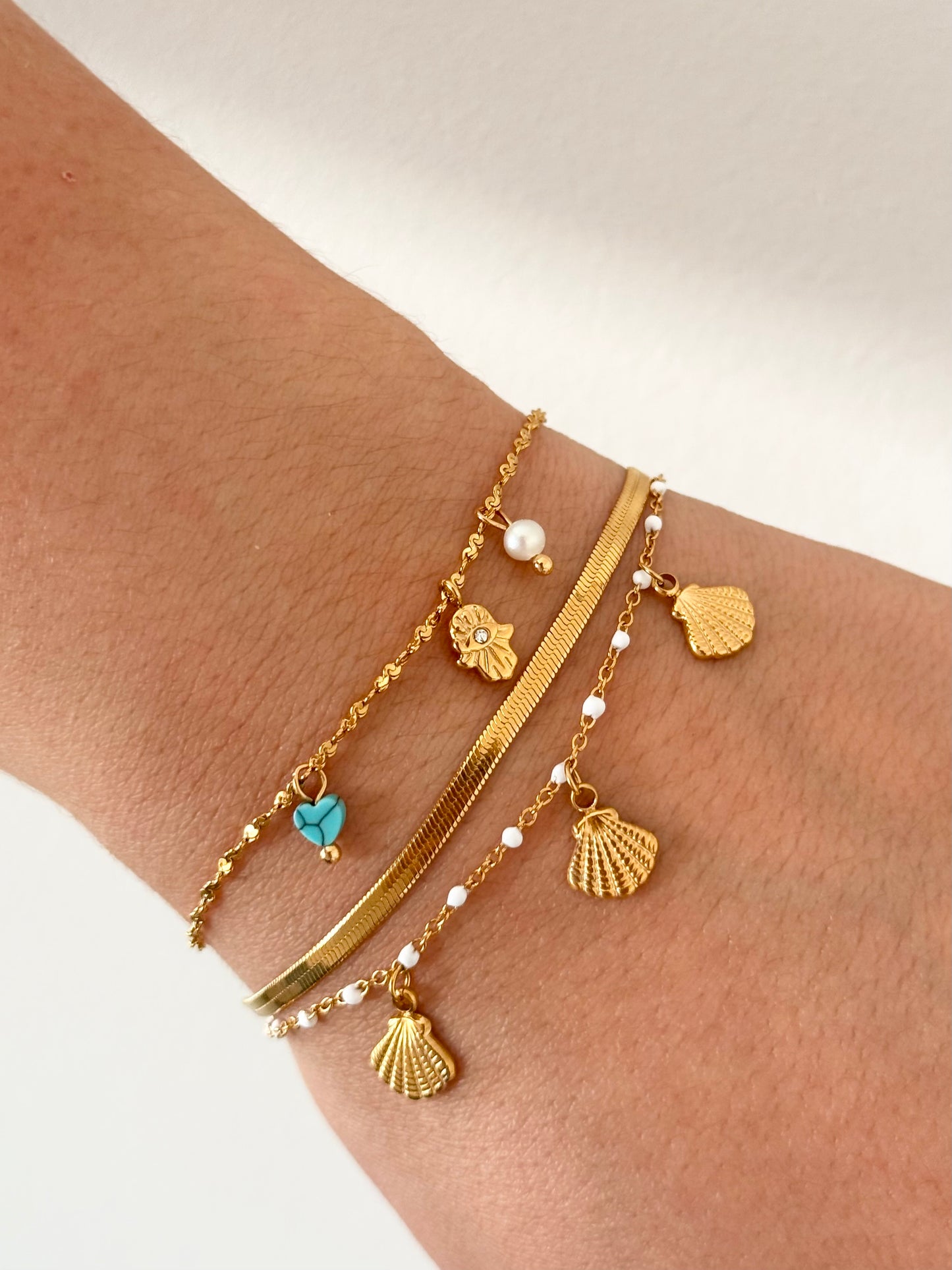 Shells Charms & White Beads Bracelet