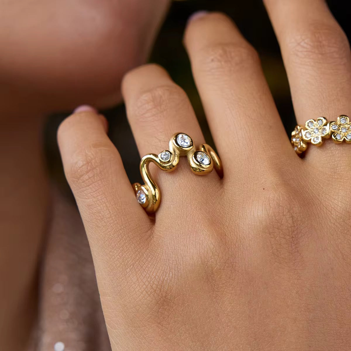 Zirconias Irregular Wavy Ring