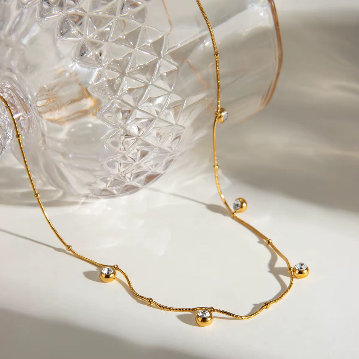 Round Zirconias Pendants Necklace