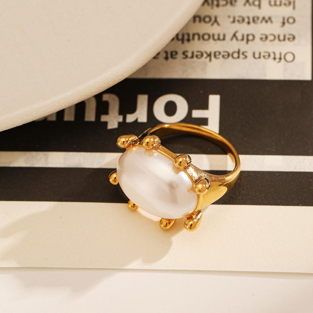 Oval Chunky Pearl Ring