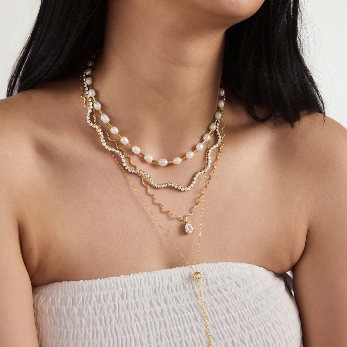 Dainty Zirconias Wavy Necklace