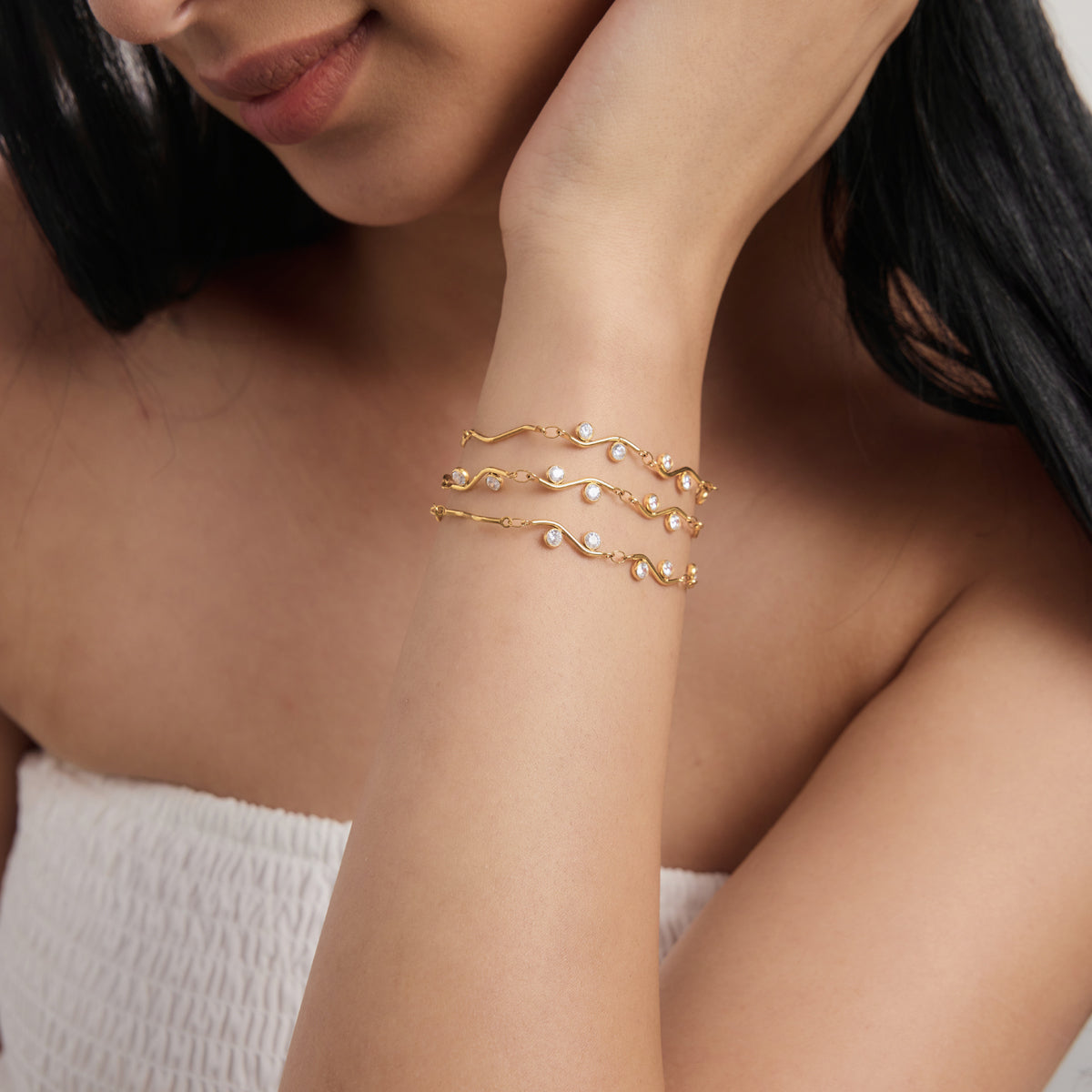 Flat Circles Zirconias Wavy Bracelet