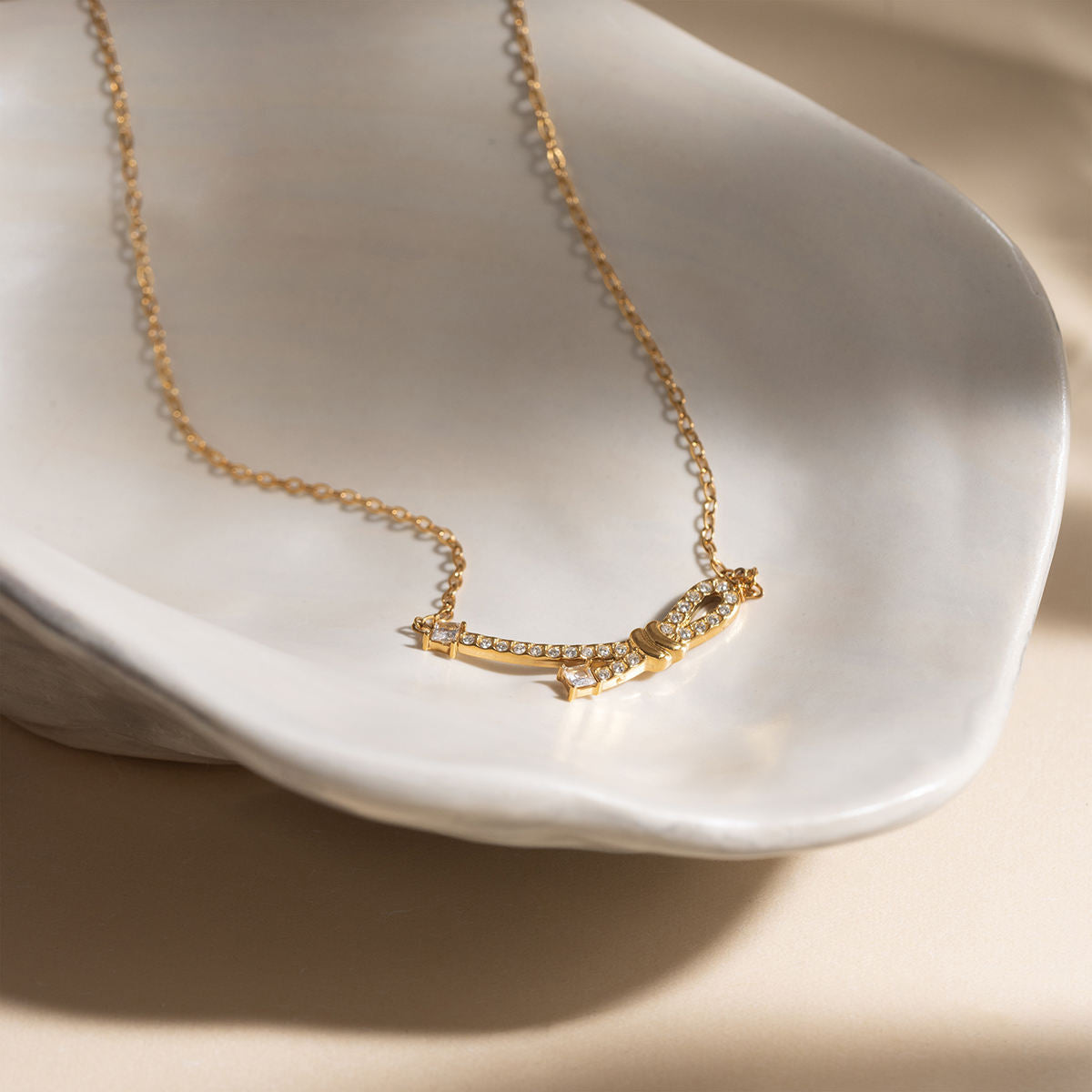 Zirconias Minimalist Knot Pendant Chain Necklace