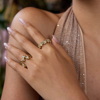 Zirconia Flowers Band Ring