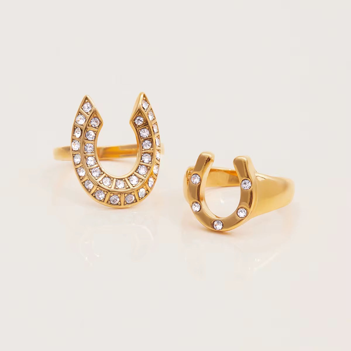 Zirconias Big Horseshoe Ring