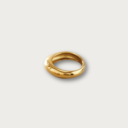 Trendy Zirconias & Wavy Ring Variety