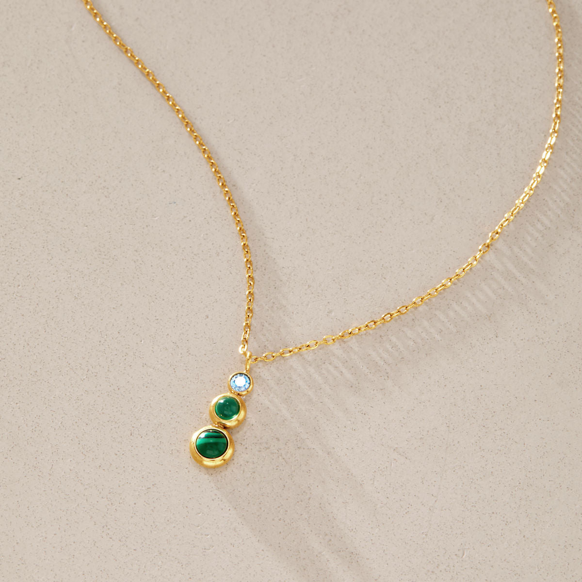 Green Mini Stones Circles Pendant Necklace