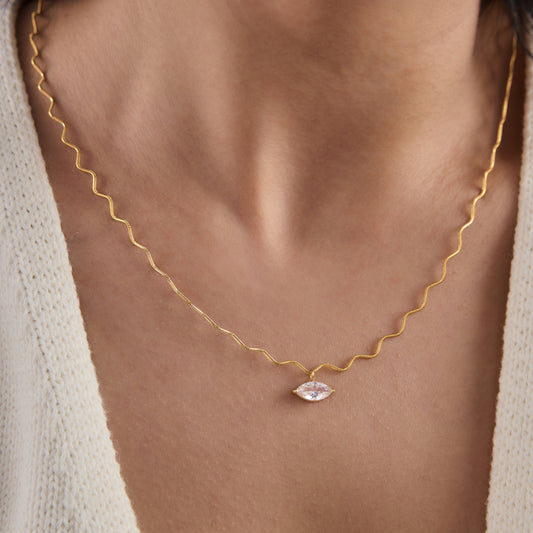 Eye Shaped Zirconia Pendant Wavy Necklace