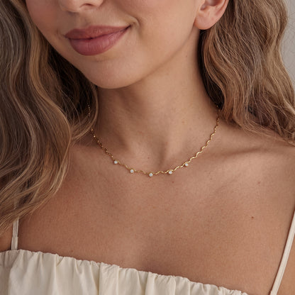 Circle Zirconias Trendy Wavy Gold Necklace