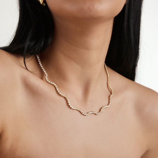 Dainty Zirconias Wavy Necklace