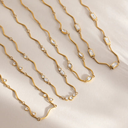 Circles Zirconias Wavy Necklace