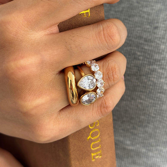 Trendy Zirconias & Wavy Ring Variety