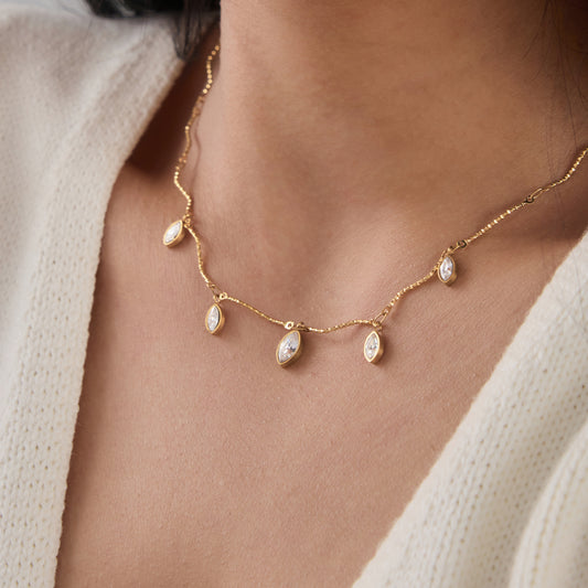 Eye Shaped Zirconias Pendant Wavy Necklace