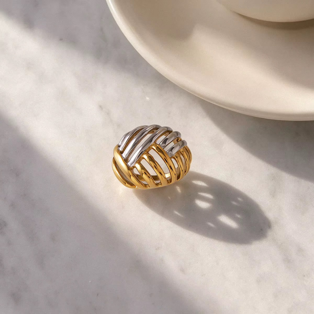 Two Tone Lineal Chunky Ring