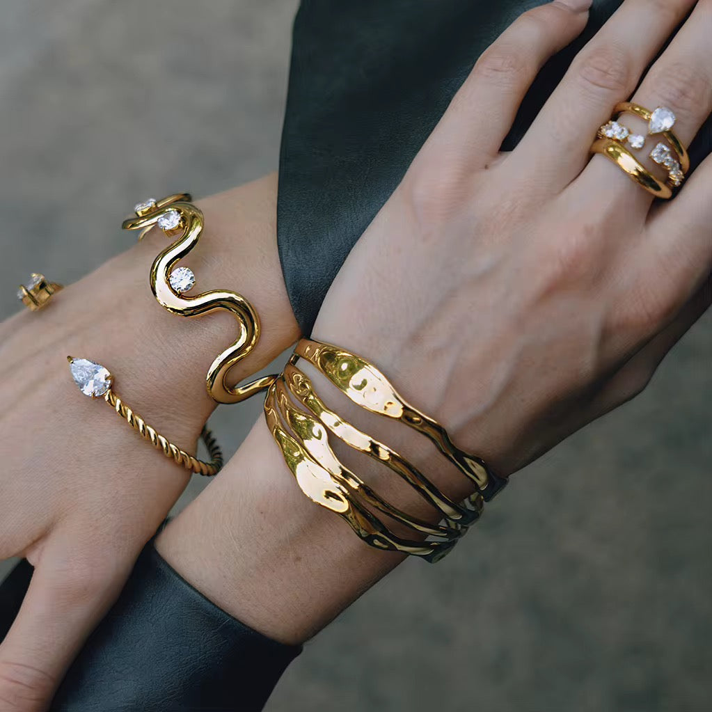 Single Wavy Band Ring