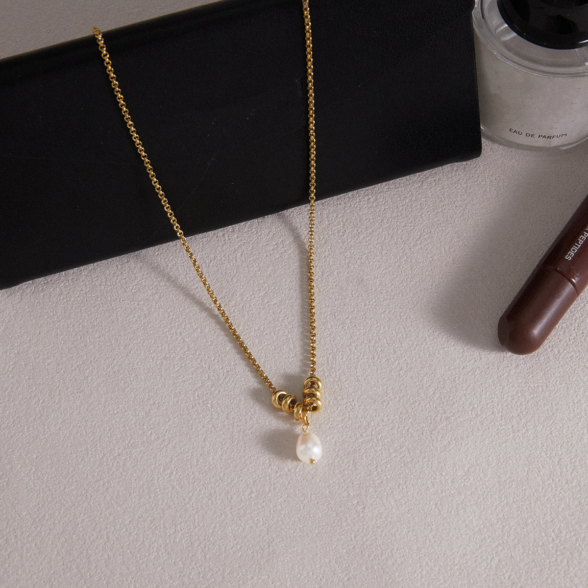 Single Pearl Elegant Necklace