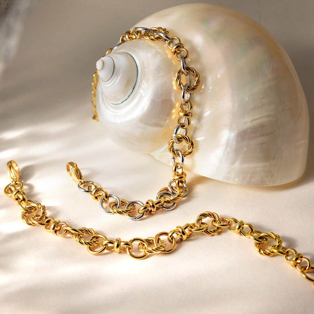 Two Tone Twisted Circle Link Chain Bracelet