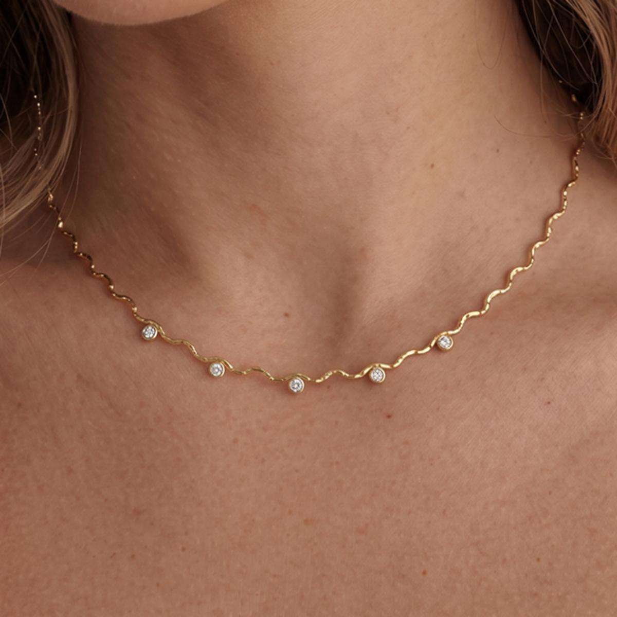 Circle Zirconia Trendy Wavy Gold Necklace